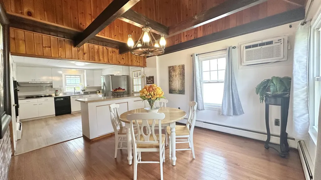 12 New Searles Road Nashua NH 03062