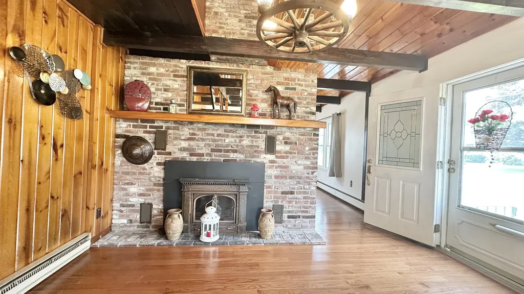 12 New Searles Road Nashua NH 03062