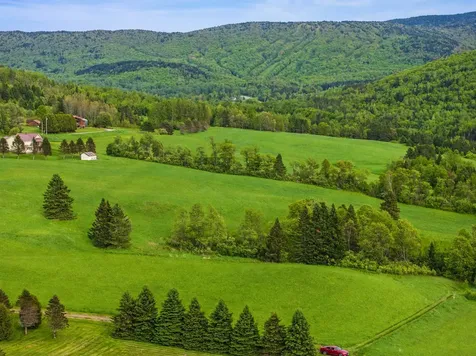 Kings Highway Colebrook NH 03576