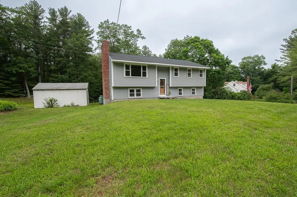104 Kimball Hill Road Hudson NH 03051