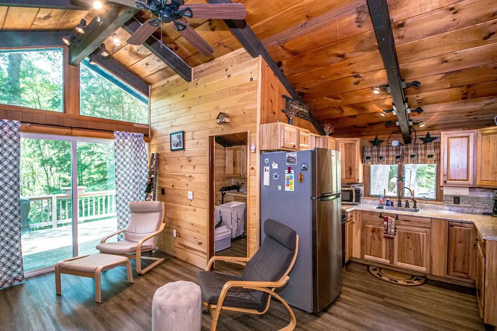 25 Singer Lane Conway NH 03813