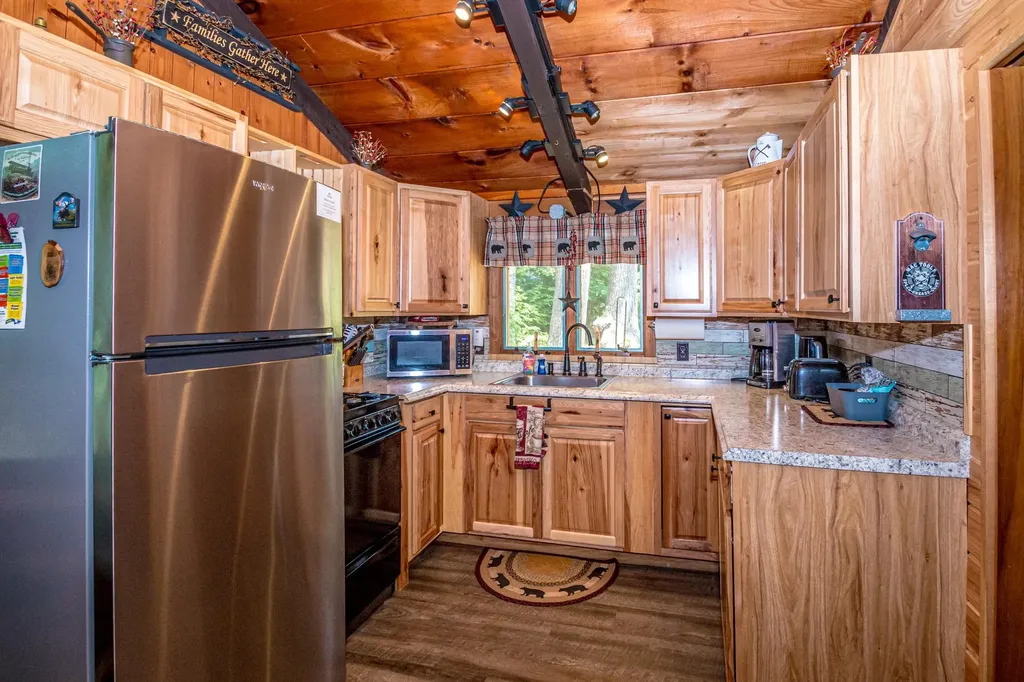 25 Singer Lane Conway NH 03813