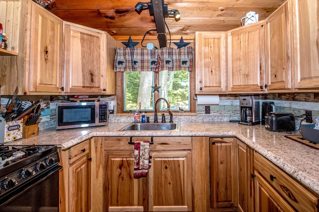 25 Singer Lane Conway NH 03813