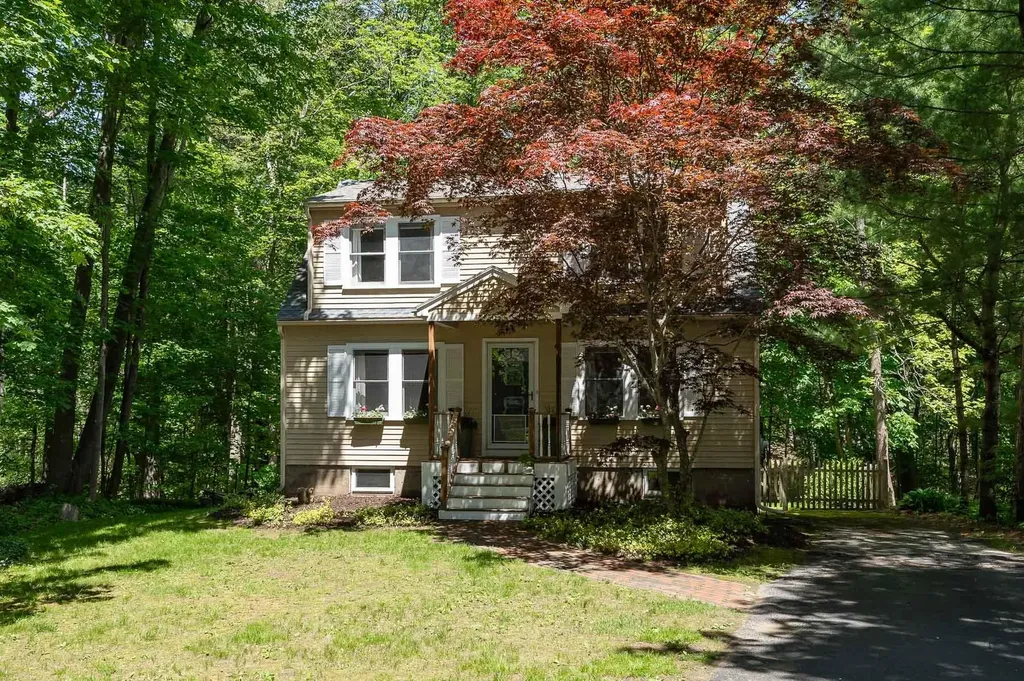 29 Woodlawn Avenue Kittery ME 03904