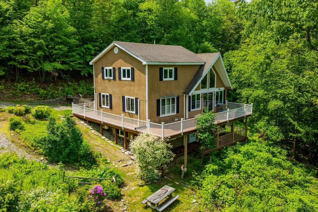 410 Tudor Road Sandgate VT 05250