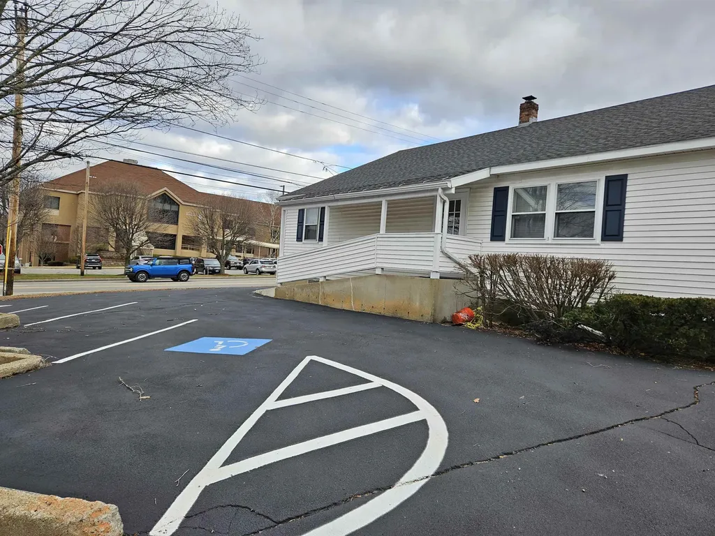 49 Birch Street Derry NH 03038