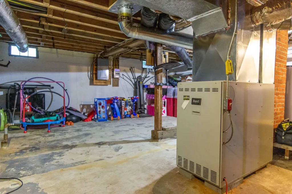 83 Tamworth Road Tamworth NH 03886