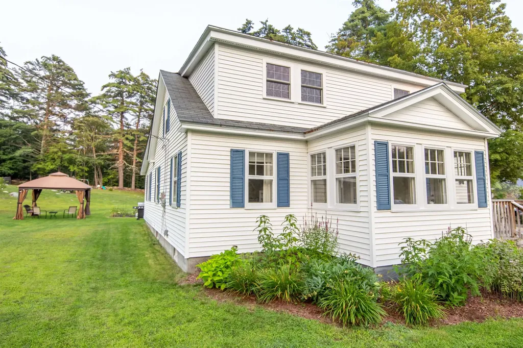 83 Tamworth Road Tamworth NH 03886