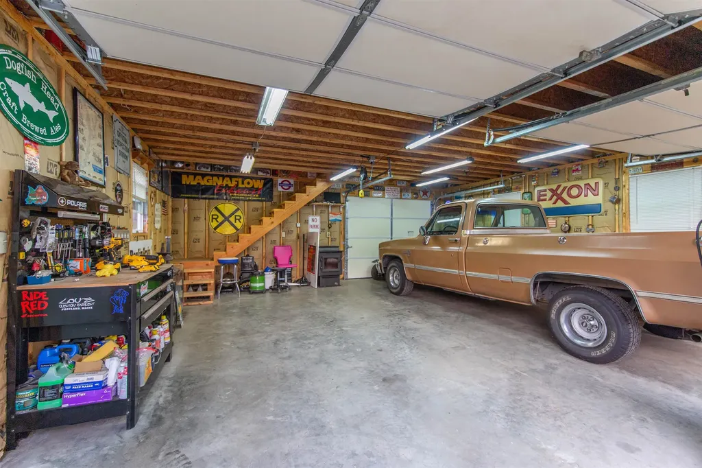 83 Tamworth Road Tamworth NH 03886