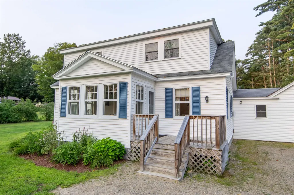 83 Tamworth Road Tamworth NH 03886