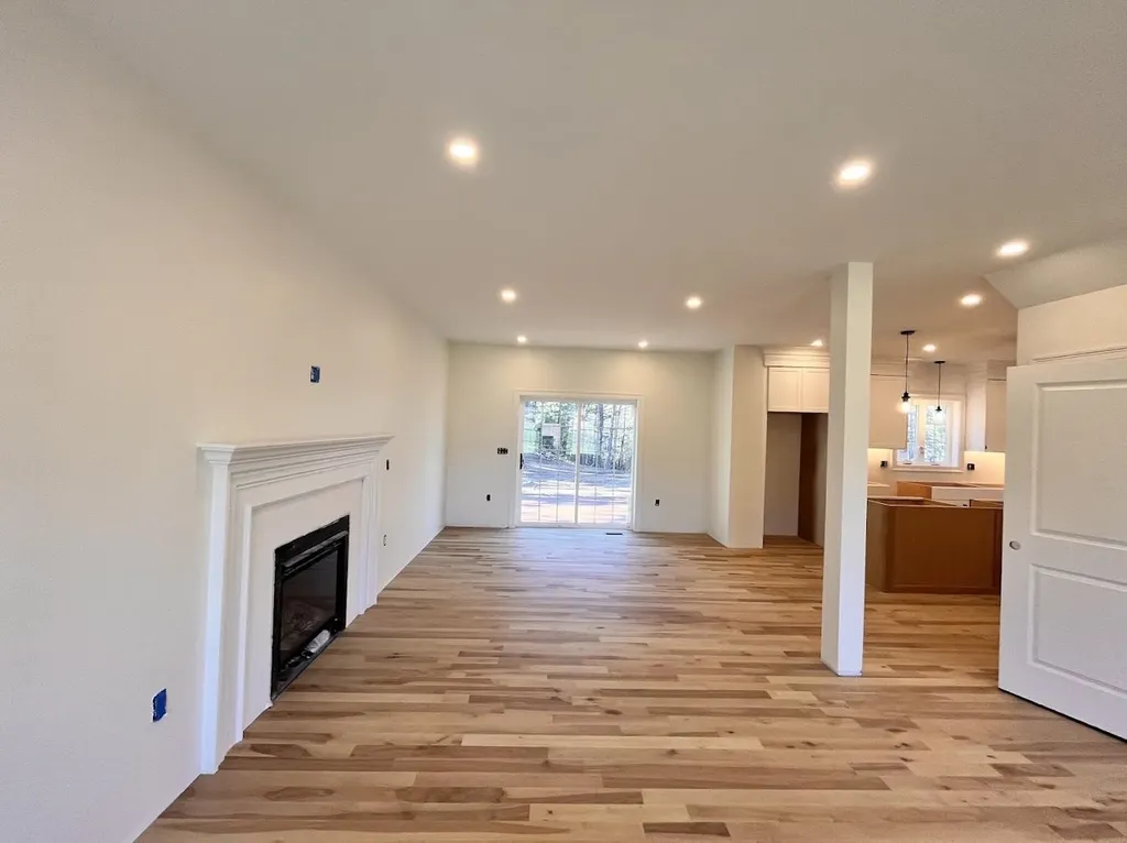 31 Blaisdell Court Raymond NH 03077