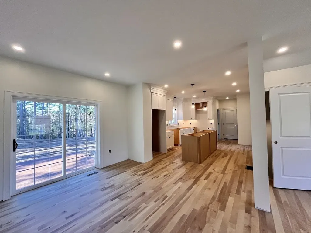 31 Blaisdell Court Raymond NH 03077