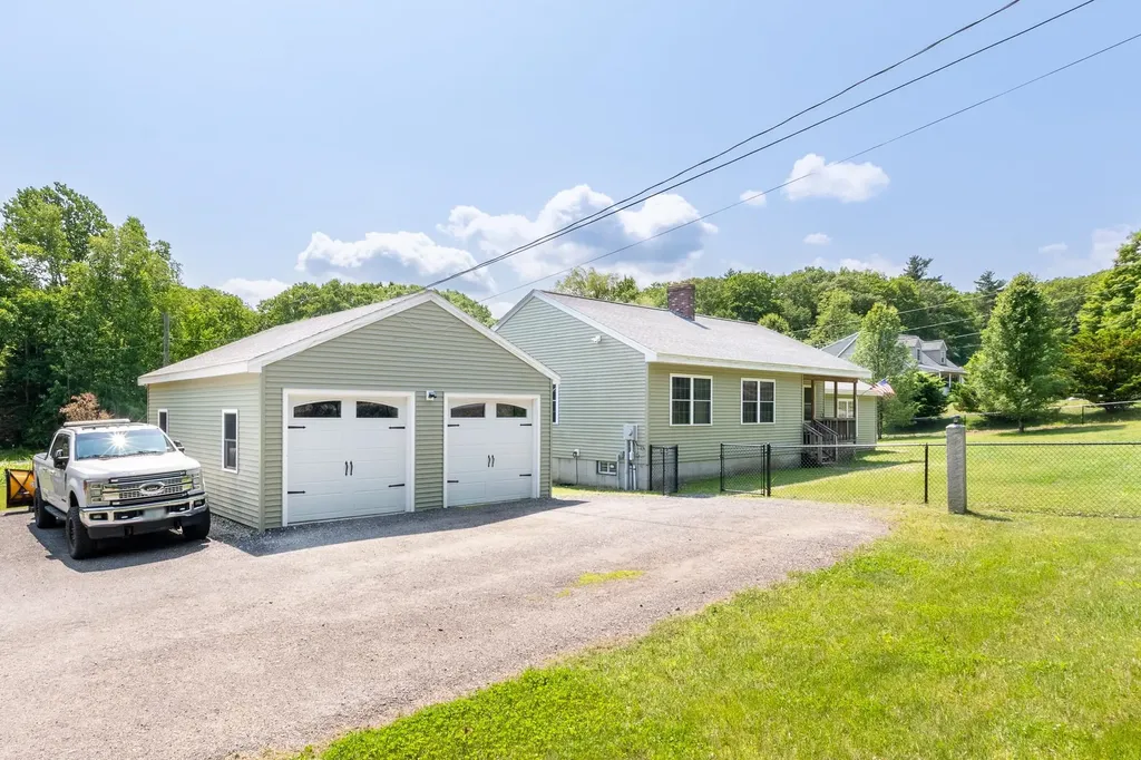 35 Nottingham Road Raymond NH 03077