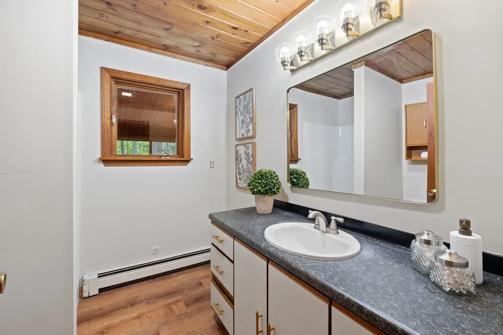 26 Old Mill Road Ossipee NH 03890