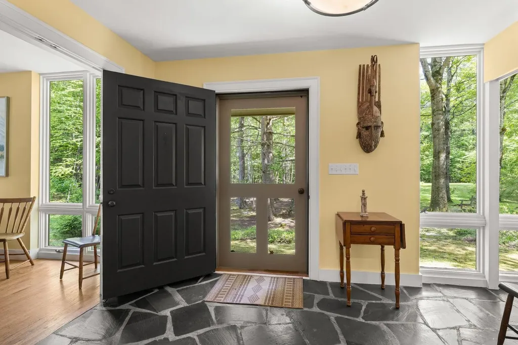 27 Lee Farm Road Hancock NH 03449