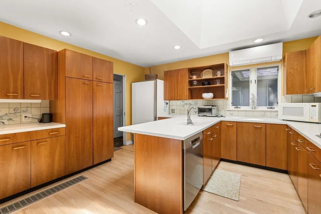 27 Lee Farm Road Hancock NH 03449