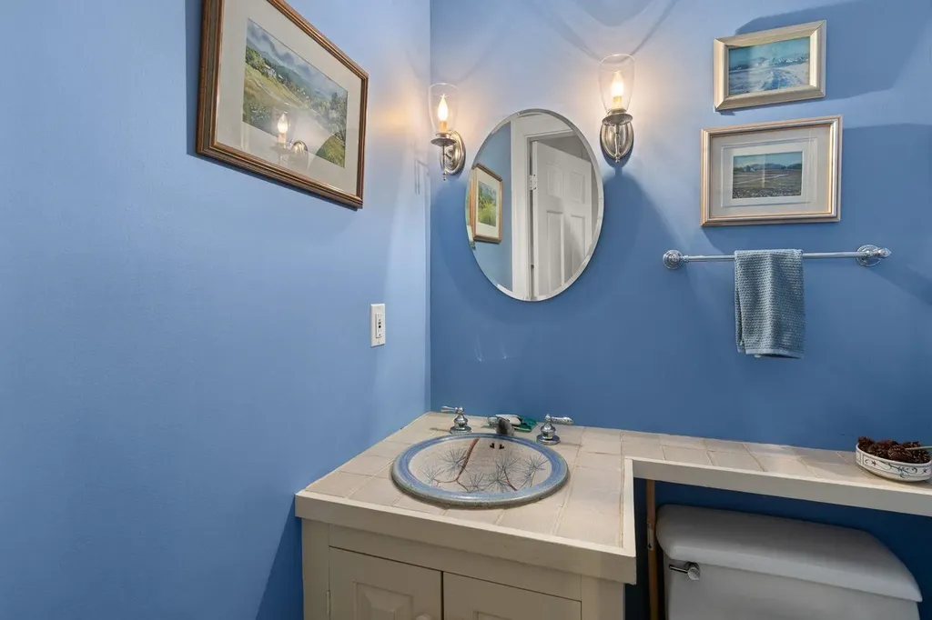 27 Lee Farm Road Hancock NH 03449