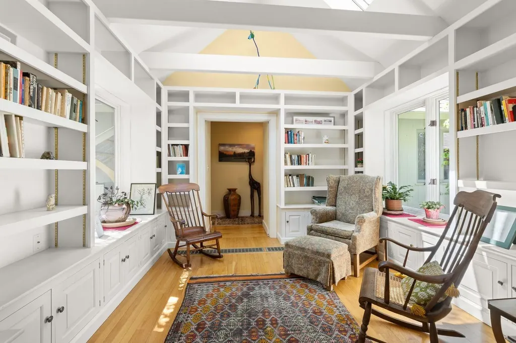 27 Lee Farm Road Hancock NH 03449