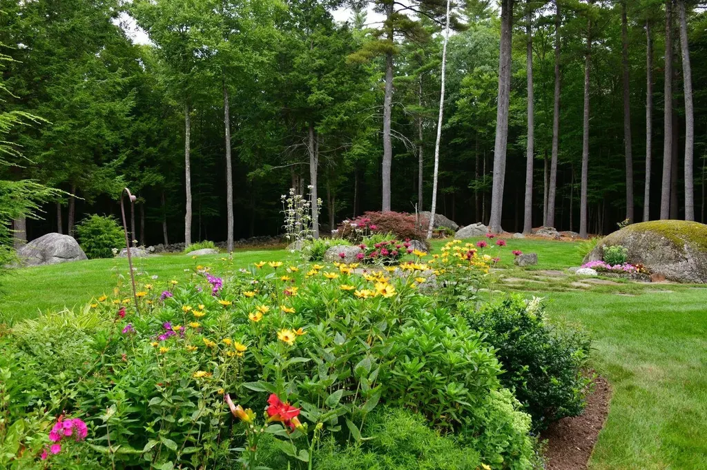 27 Lee Farm Road Hancock NH 03449