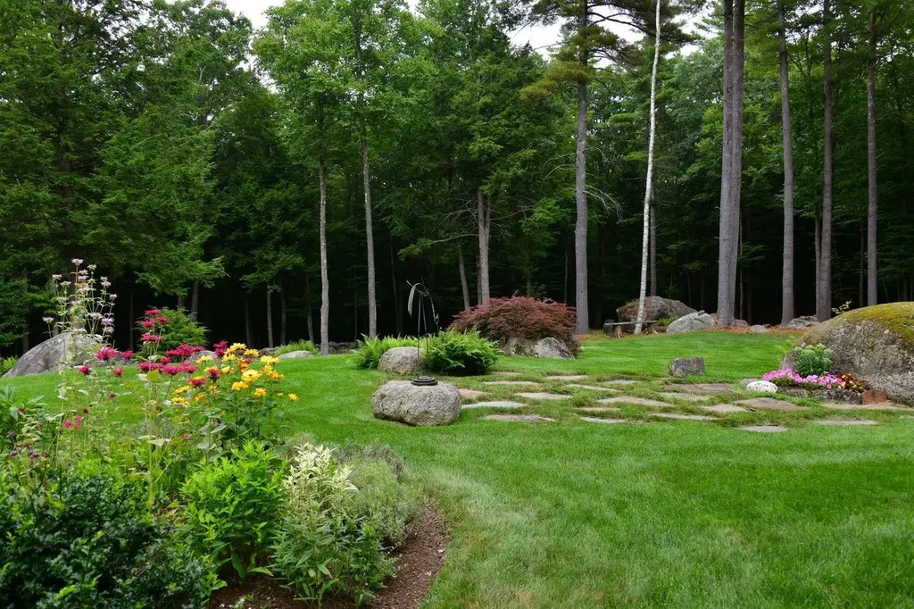 27 Lee Farm Road Hancock NH 03449