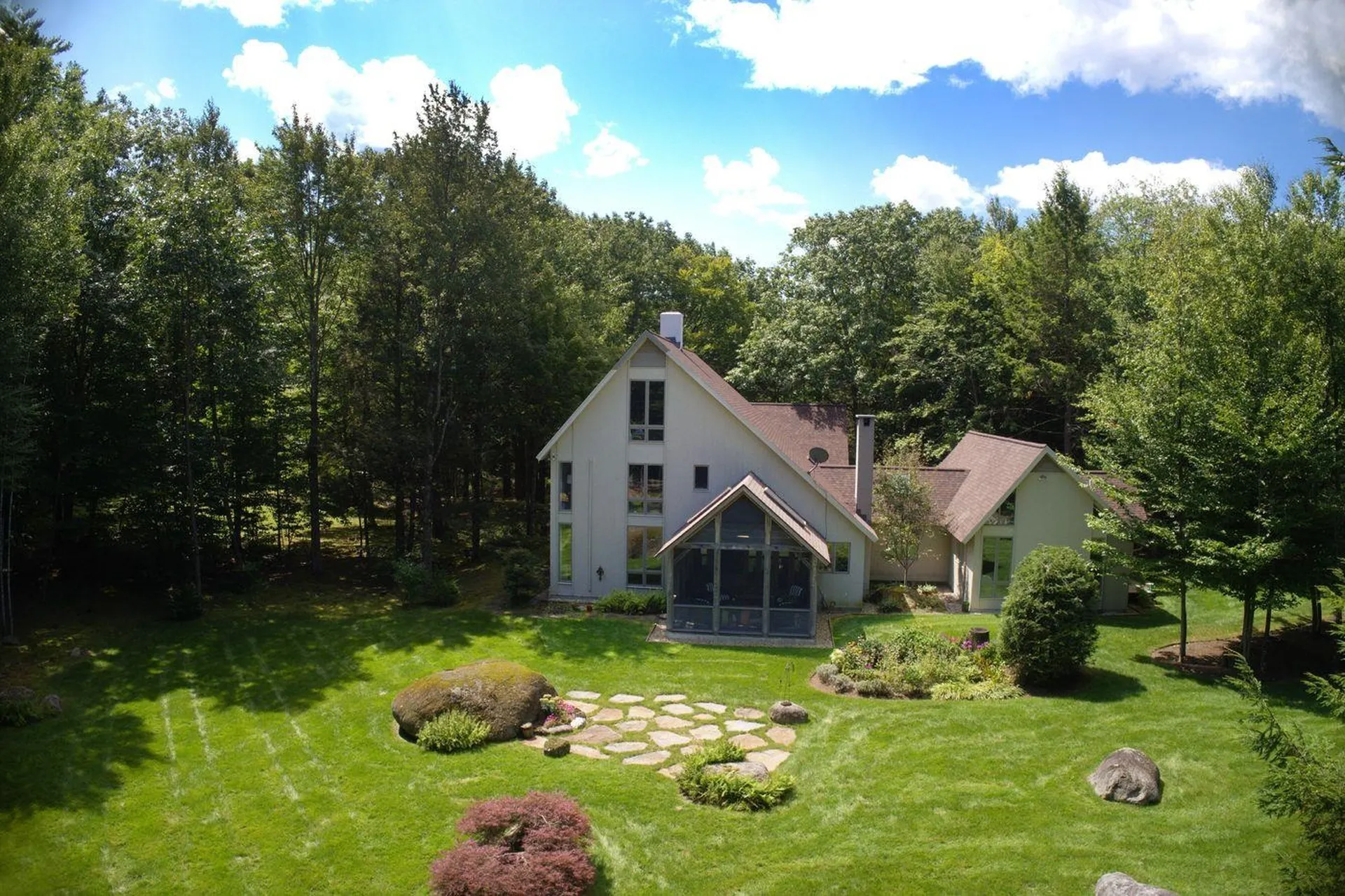 27 Lee Farm Road Hancock NH 03449