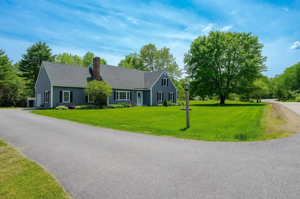 32 Palm Drive Greenland NH 03840