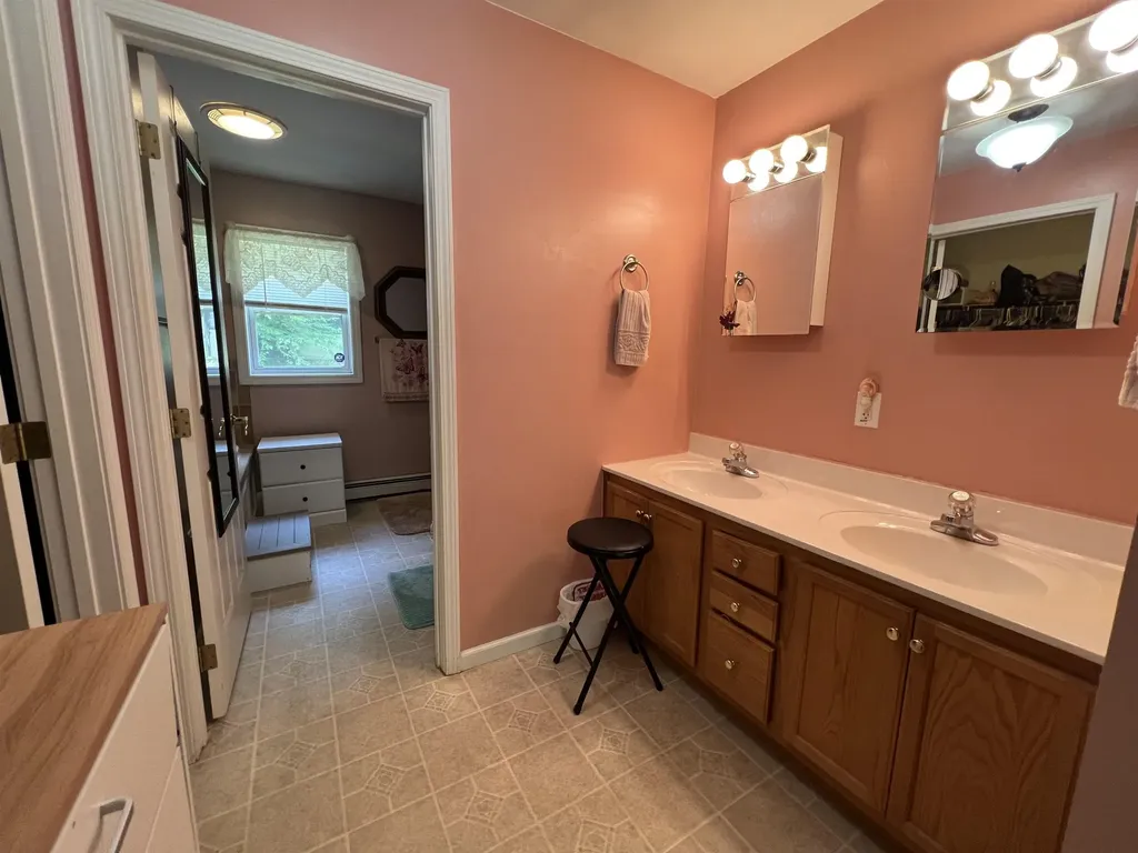 30 Winter Road Hillsborough NH 03244