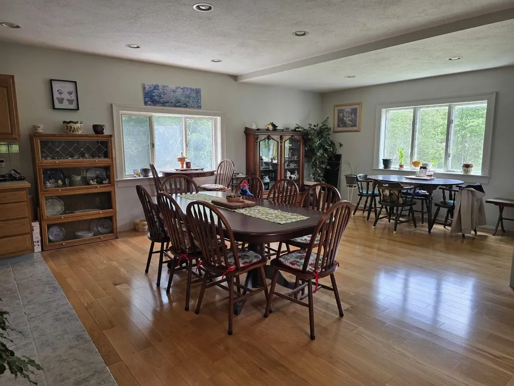 564 Main Street Fremont NH 03044