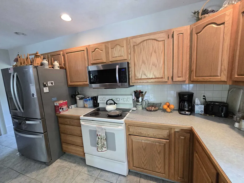 564 Main Street Fremont NH 03044