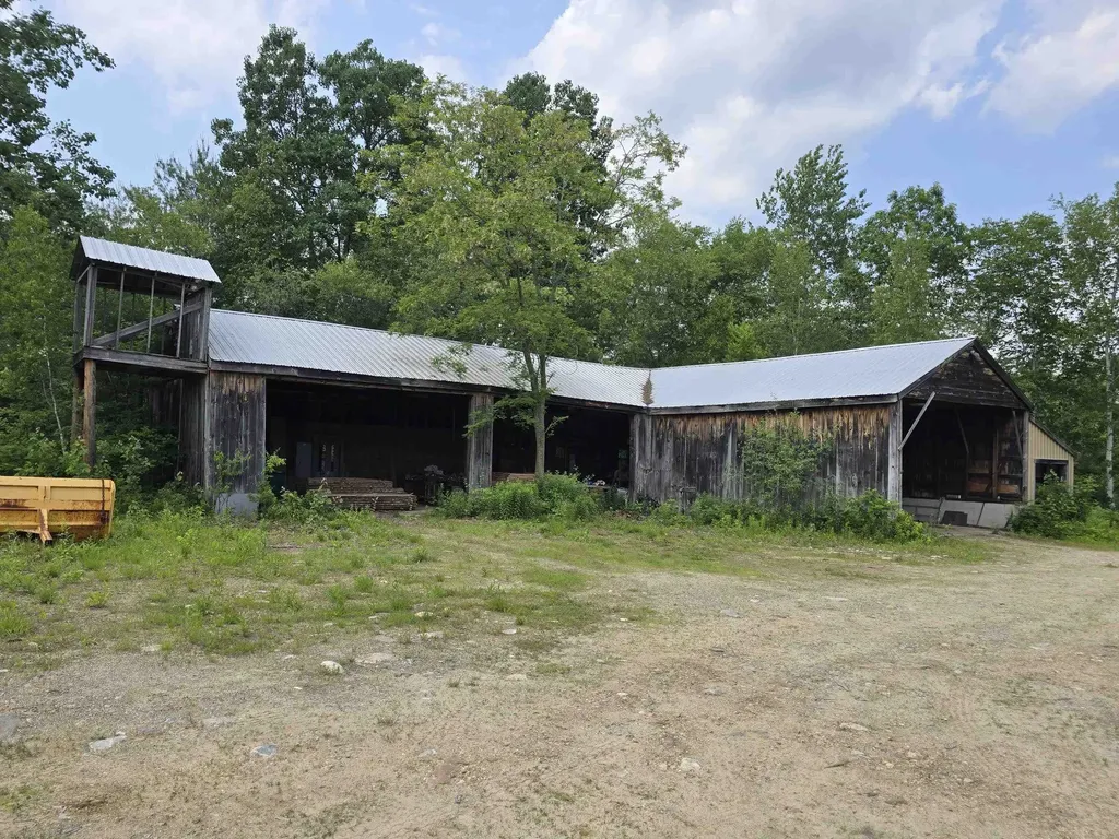 564 Main Street Fremont NH 03044