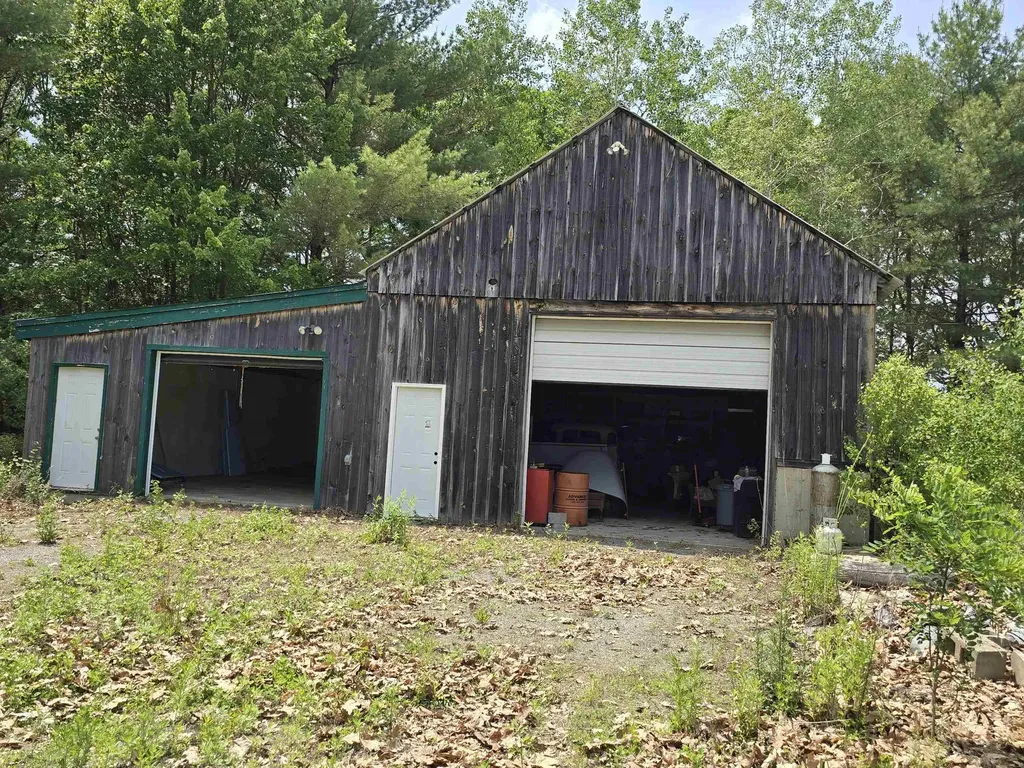 564 Main Street Fremont NH 03044