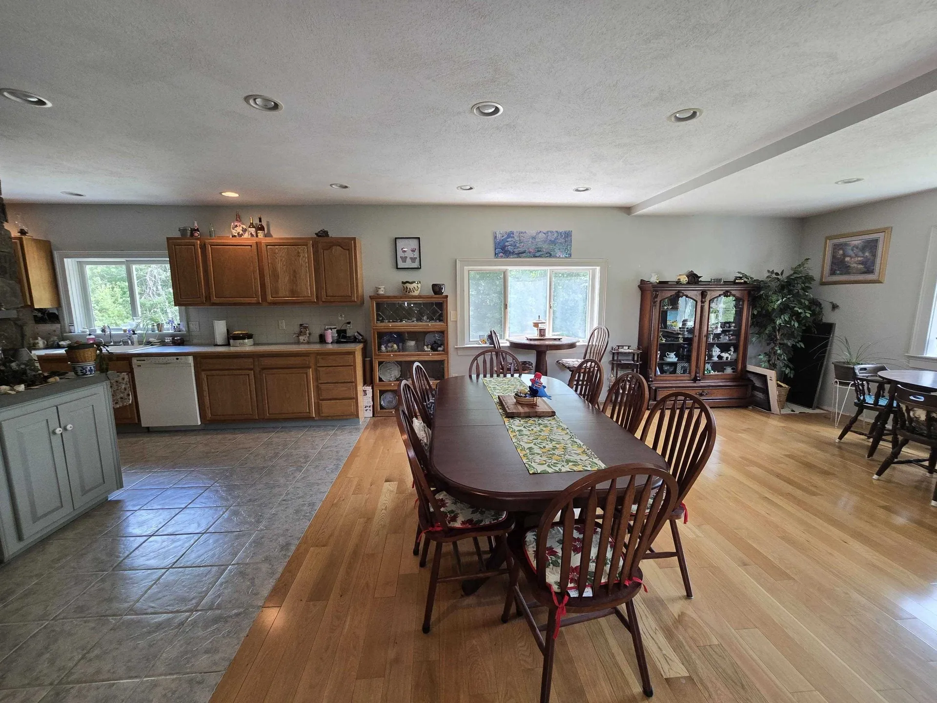 564 Main Street Fremont NH 03044