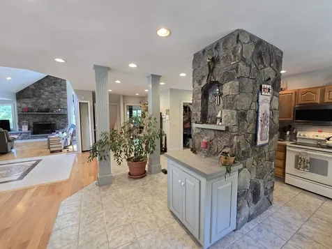 564 Main Street Fremont NH 03044