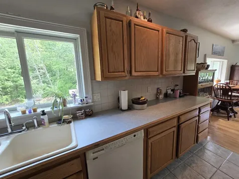 564 Main Street Fremont NH 03044