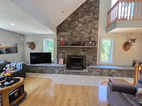 564 Main Street Fremont NH 03044