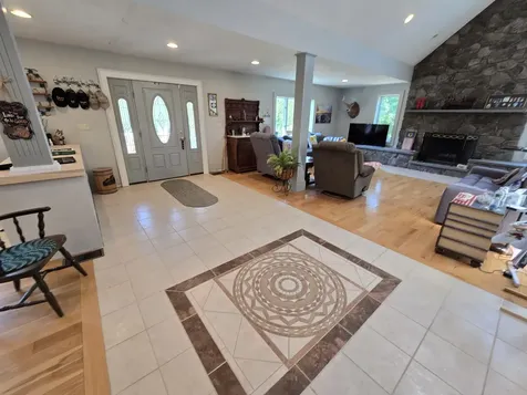 564 Main Street Fremont NH 03044