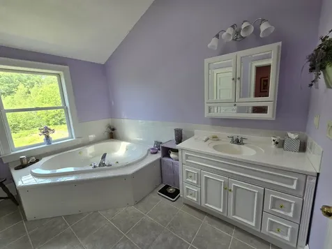 564 Main Street Fremont NH 03044