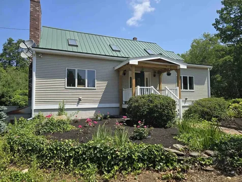 564 Main Street Fremont NH 03044