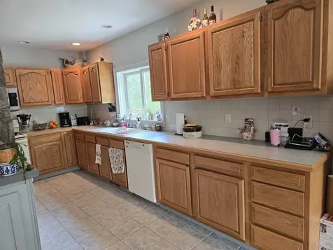 564 Main Street Fremont NH 03044