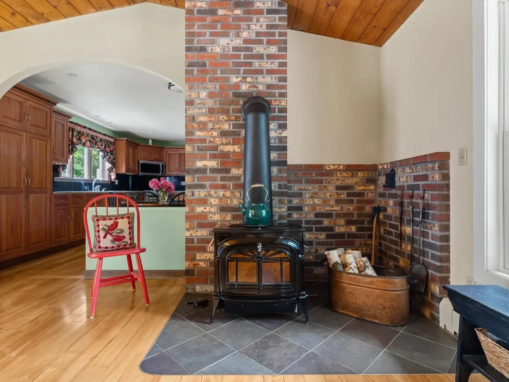 51 Old Sawmill Road Colchester VT 05446