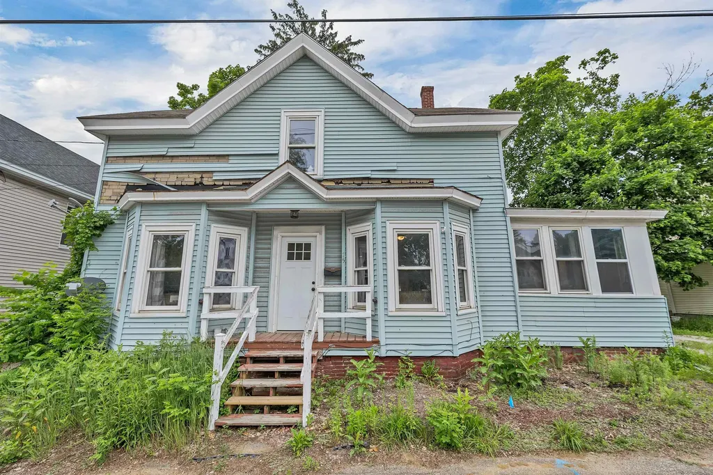 75 School Street Franklin NH 03235