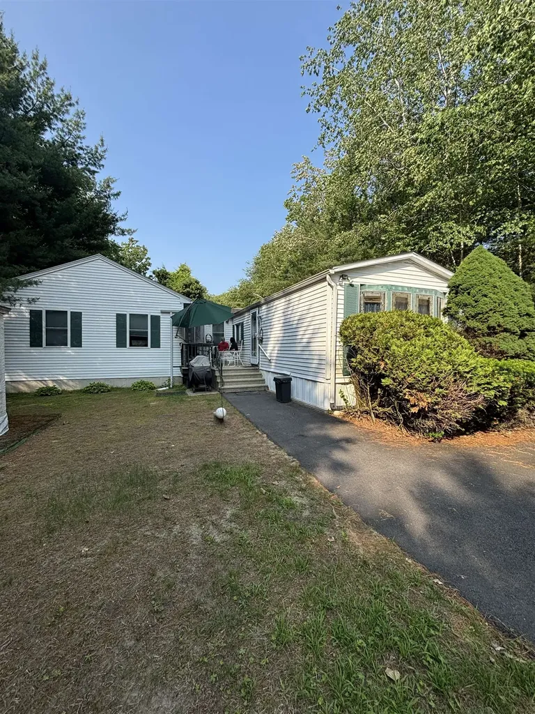 15 James Street Derry NH 03038-4526