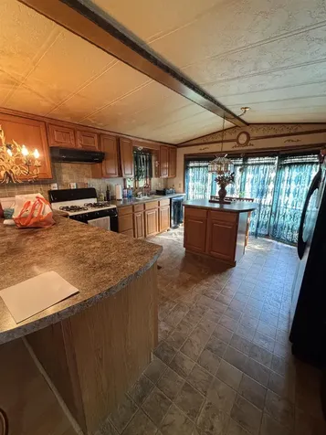 15 James Street Derry NH 03038-4526