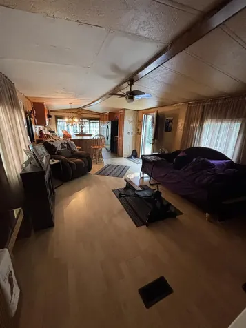 15 James Street Derry NH 03038-4526