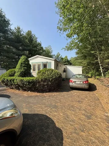 15 James Street Derry NH 03038-4526