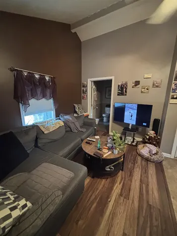 15 James Street Derry NH 03038-4526