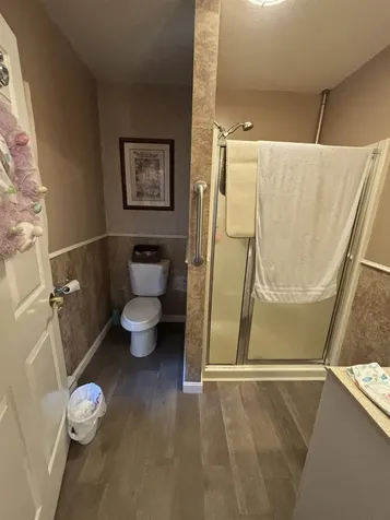 15 James Street Derry NH 03038-4526