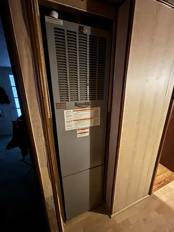 15 James Street Derry NH 03038-4526