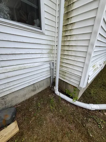 15 James Street Derry NH 03038-4526