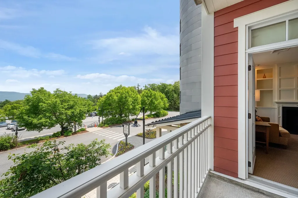 102 Forest Drive Warren VT 05674